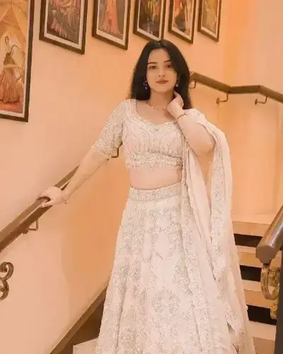 Escort Service In Wadwani